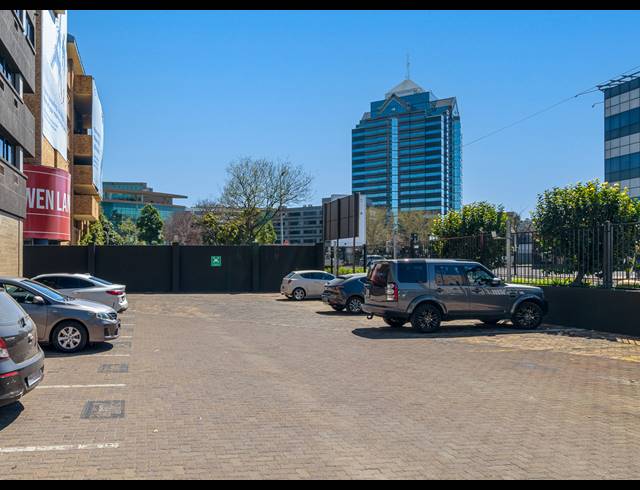 8,326.40M² OFFICE FOR SALE IN SANDOWN